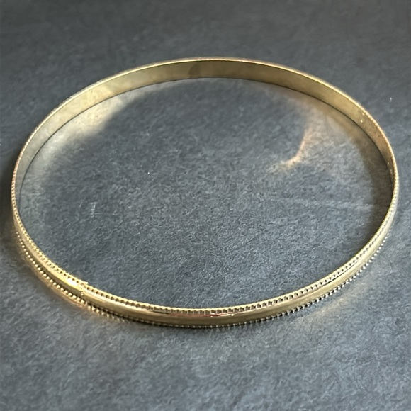 Women’s‎ vintage dainty gold tone bangle bracelet one size measurements shown - Picture 5 of 7